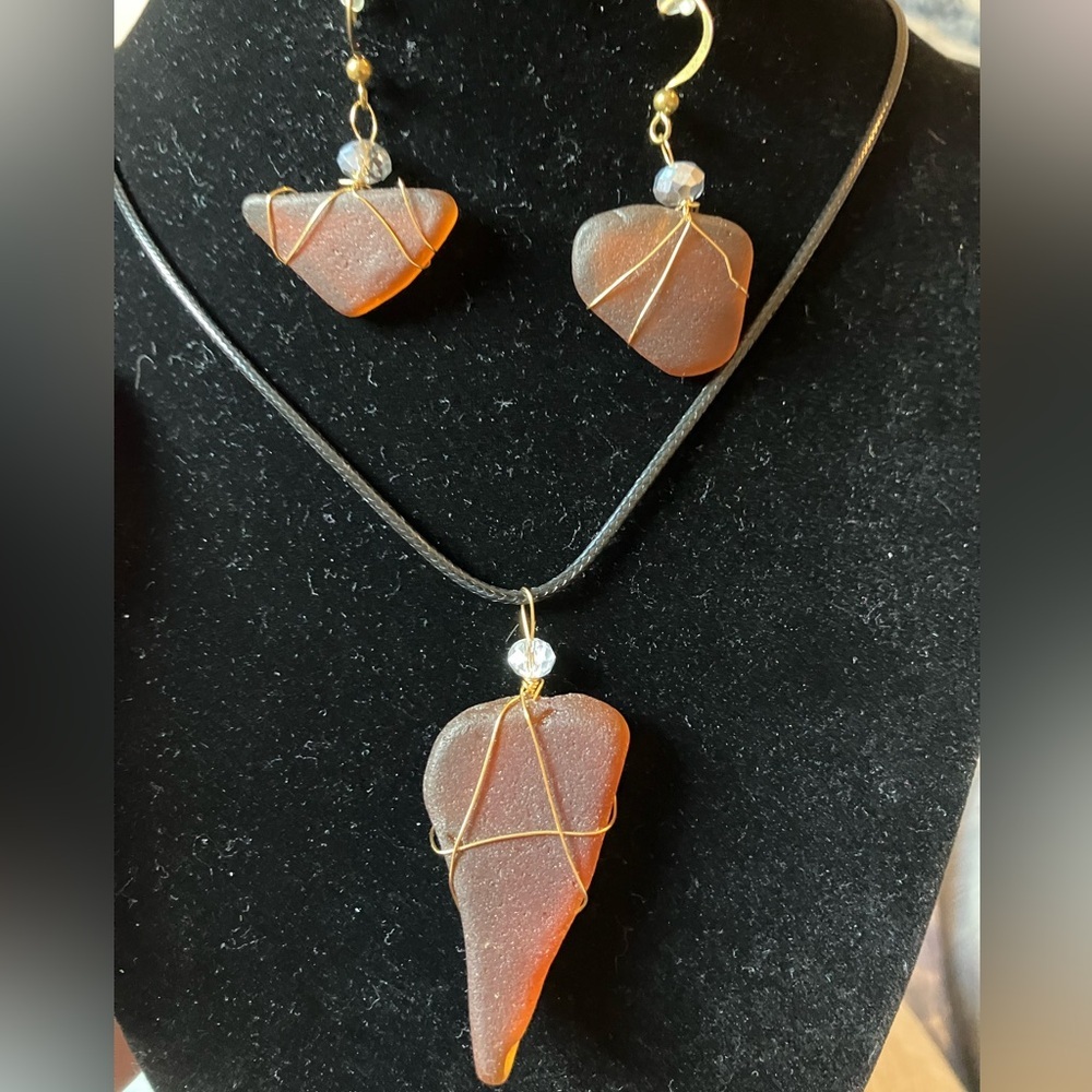 #50 handmade seagalss necklace with earrings